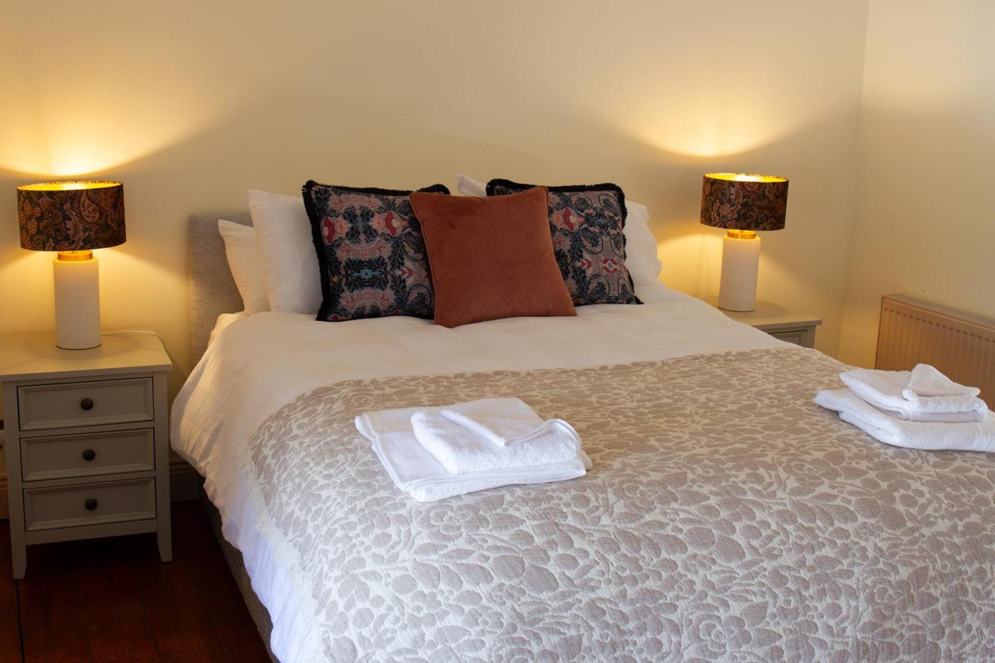 Hill House Lodge Sleeps 6 Overlooking The Rock Of Cashel Cashel  Exterior foto