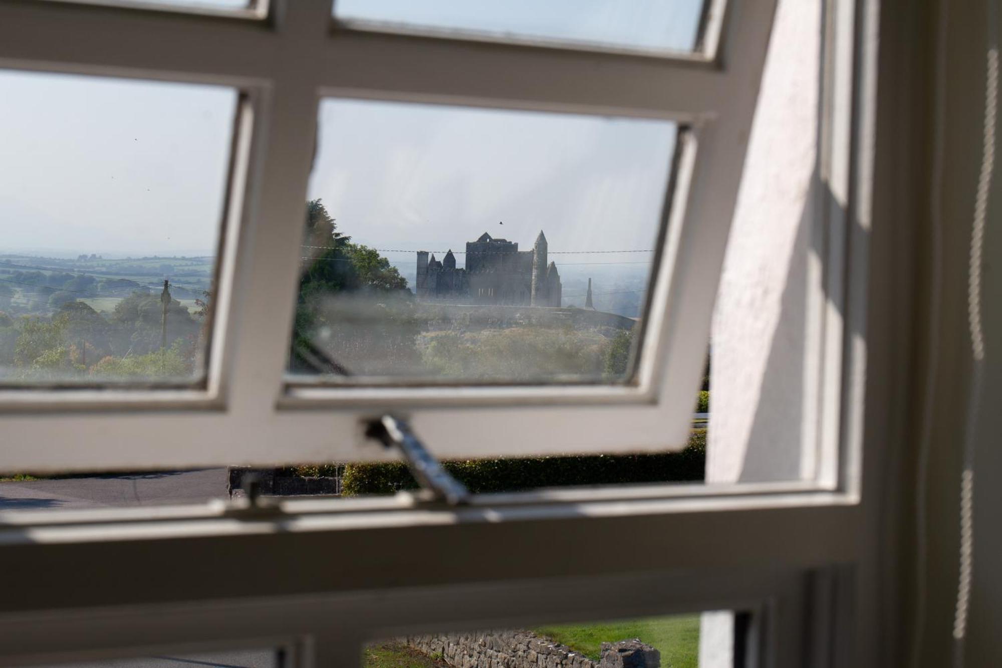 Hill House Lodge Sleeps 6 Overlooking The Rock Of Cashel Cashel  Exterior foto